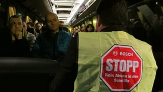 Wehren sich gegen den geplanten Stellenabbau: 260 Scintilla Mitarbeiter fahren zum Mutterhaus Bosch nach Deutschland.