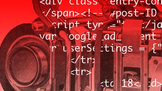 Kollage: Schwarz-weiss Foto einer Maschine rot eingefärbt mit Code versehen.