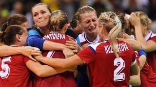 Russische Handballerinnen weinen