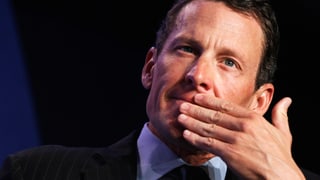 Lance Armstrong mit nachdenklicher Mimik.