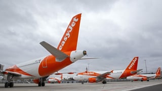 Viele Maschinen des britischen Billigfliegers Easyjet stehen zurzeit auf dem Flughafen in Genf still. Viele Maschinen des britischen Billigfliegers Easyjet stehen zurzeit auf dem Flughafen in Genf still.