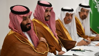 4 Männer aus Saudi-Arabien.