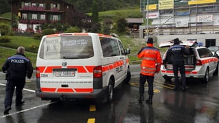 Polizeieinsatz auf der Ibergereggstrasse bei Rickenbach.