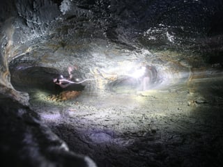 Die längste Lavahöhle der Welt: Kazumura Cave.