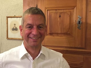 Gesicht eines Mannes, lächelnd