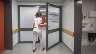 Eingang zur Coronavirus Isolierungsstation im Kantonsspital Luzern.