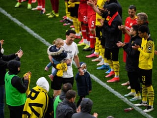 Schiedsrichter Manuel Gräfe wird verabschiedet.