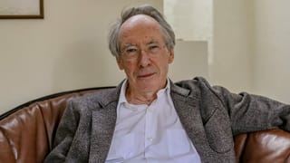 Ein Porträt von Autor Ian McEwan. Ein Porträt von Autor Ian McEwan.