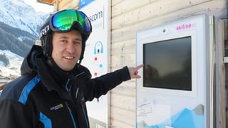 Luginbühl zeigt auf Bildschirm. Luginbühl zeigt auf Bildschirm.