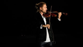 David Garrett beim Geigenspiel mit geschlossenen Augen