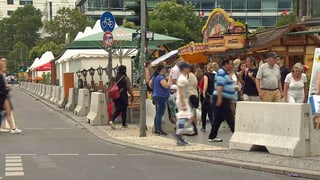 Betonblöcke um den Berliner Breitscheidplatz. Betonblöcke um den Berliner Breitscheidplatz.