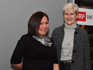 Ligia Vogt mit einer Begleitperson.
