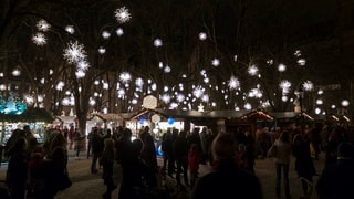 Weihnachtsmarkt beim Münster bei Nacht