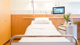 Spialbett in Spitalzimmer