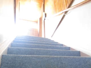 Eine Treppe.
