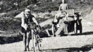 Oktave Lapize 1910 am Col du Tourmalet.