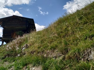 Viele Korn- und Heuspeicher stehen in den Walsern- Gebieten auch heute noch auf Stützen wie im Wallis