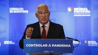Portugals Regierungschef António Costa am Rednerpult.