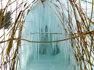 Eine Ice Stupa im Engadin.