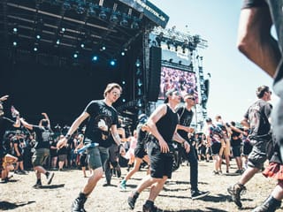 Besucher beim Circle Pit