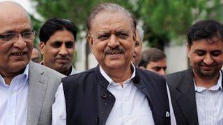 Mamnoon Hussain (Mitte) Mamnoon Hussain (Mitte)