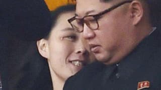 Kims Schwester neben dem nordkoreanischen Machthaber