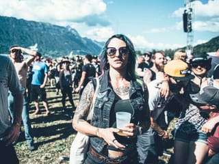 Viel Farbe auf der Haut ist beim Greenfield Festival quasi Pflicht.