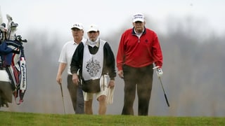 Trump beim Golfen.
