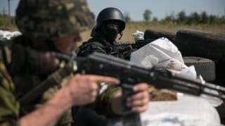 Ukrainische Soldaten halten die Stellung