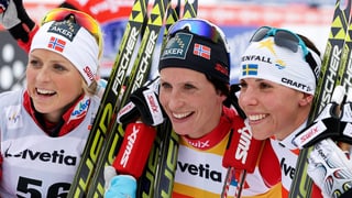 Therese Johaug, Siegerin Marit Björgen und Charlotte Kalla (v.l.).