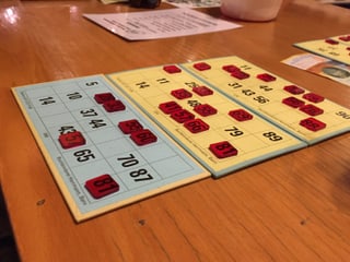 Mit den Zahlen 5, 14 und 44 offen