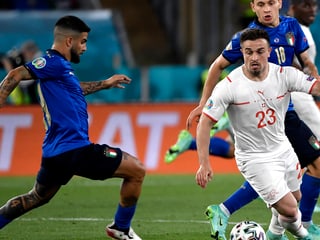 Shaqiri mit Italienern Shaqiri mit Italienern