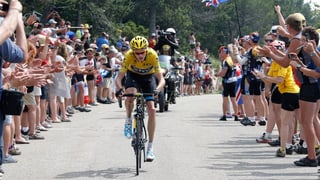 Chris Froome unterwegs auf den berüchtigten Mont Ventoux. Chris Froome unterwegs auf den berüchtigten Mont Ventoux.