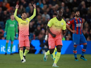 David Silva nach dem zweiten Tor für Manchester City. David Silva nach dem zweiten Tor für Manchester City.