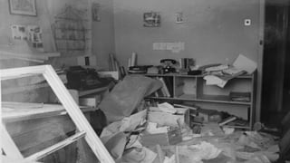 Zerstörtes Büro Zerstörtes Büro