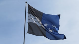 Aargauer Fahne flattert im Wind