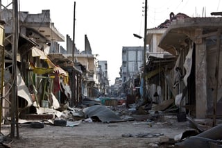 Zerstörte Häuserzeile in der Stadt Kobane.
