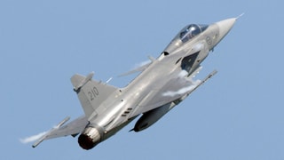 Ein Gripen-Jet in der Luft.