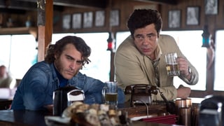 Die Schauspieler Joaquin Phoenix und Benicio Del Toro