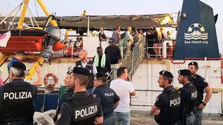 Am 29. Juni legt die Sea Watch in Lampedusa an. 