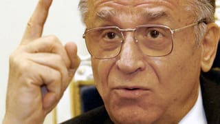 Ion Iliescu im Jahr 2004 Ion Iliescu im Jahr 2004
