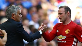 Trainer José Mourinho und Wayne Rooney.