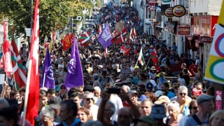 Friedliche Demonstranten in Hendaye. Friedliche Demonstranten in Hendaye.