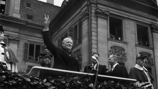 Winston Churchill auf dem Münsterhof  Zürich