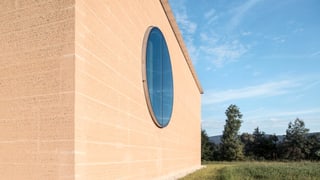 Lehmfassade vom Ricola Kräuterhaus. Lehmfassade vom Ricola Kräuterhaus.