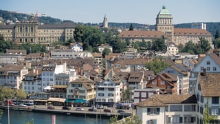 Sicht vom Zürcher Lindenhof auf Uni und ETH-Zürich