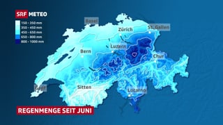 Die Schweizerkarte zeigt in bläulichen Farben wo wieviel Regen gefallen ist. Die zentralen und östlichen Voralpen sowie das Südtessin stechen dabei hervor. In diesen Regionen viel am meisten Regen.