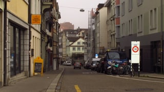 Eingang Linsebühlstrasse, mit 30-er-Zone-Tafel.