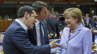 Der griechische Premierminister Alexis Tsipras im Gespräch mit Kanzlerin Angela Merkel 