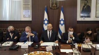 Ministerpräsident Naftali Bennett mit Kabinett.